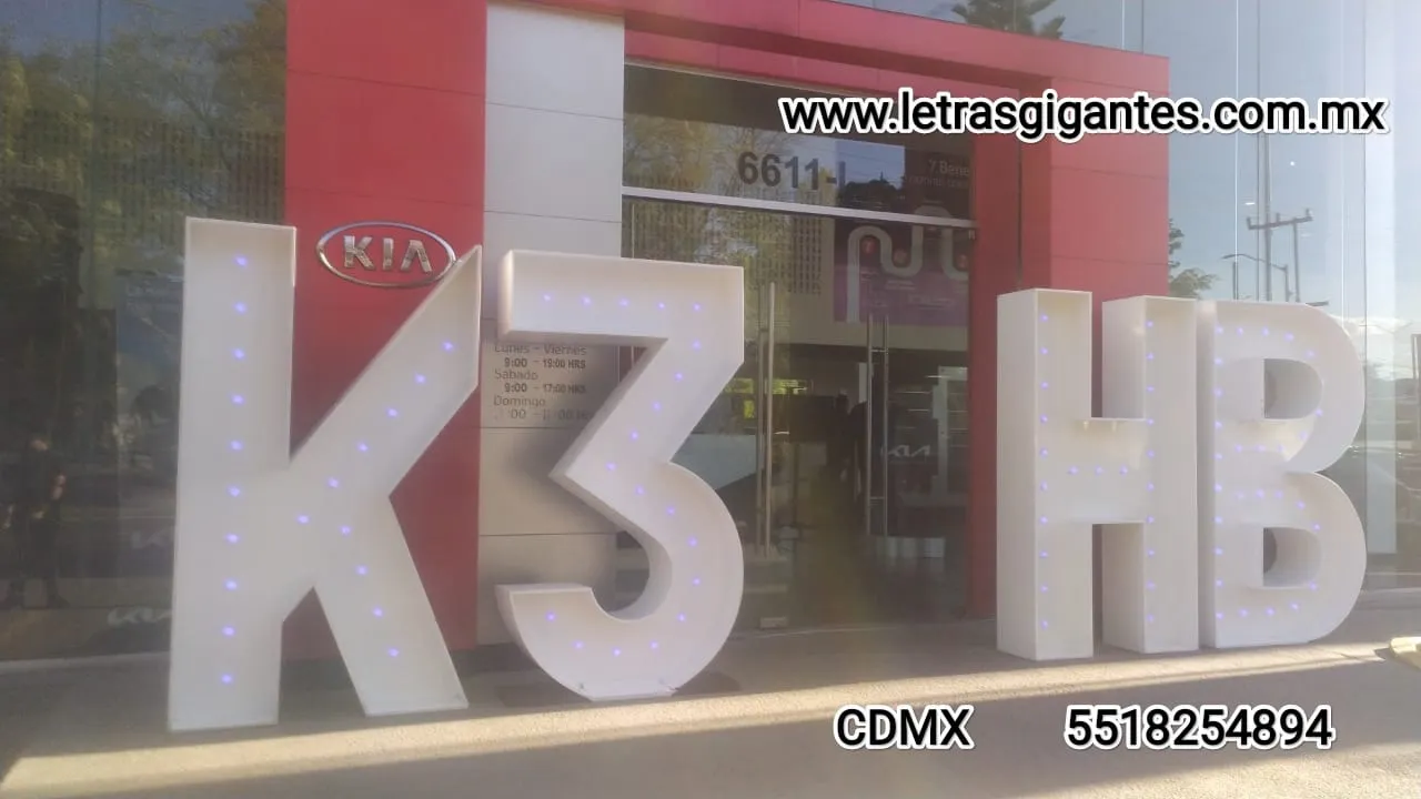 Renta de letras gigantes para eventos: Letras gigantes agencia autos kia