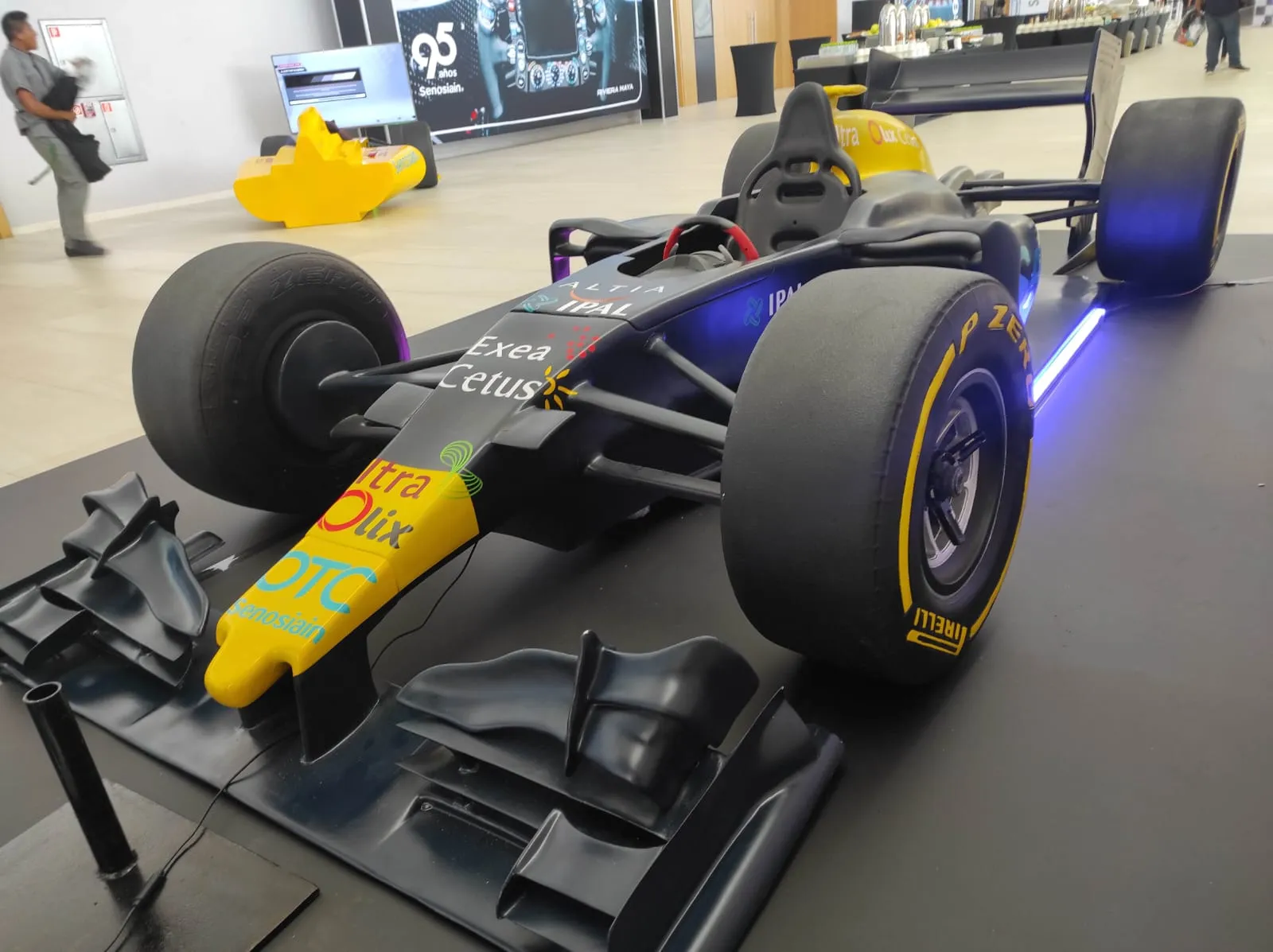 Renta de Simuladores de Carreras para Eventos: Simulador formula 1 volante asiento